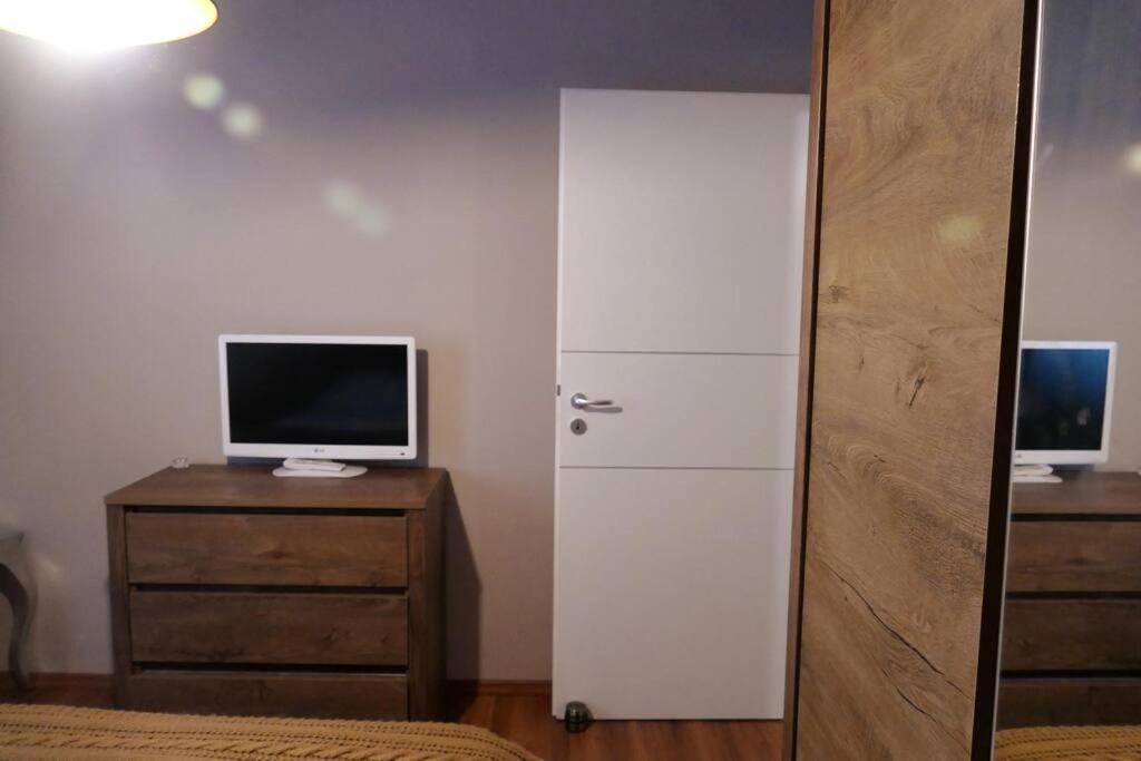 Apartament In Cartier Avantgarden Cu Semineu! Brasov Bagian luar foto