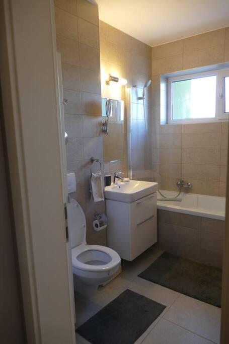 Apartament In Cartier Avantgarden Cu Semineu! Brasov Bagian luar foto